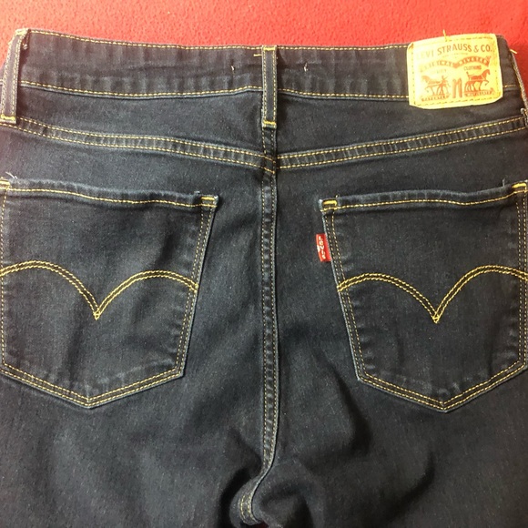 Levi’s High Rise Bootcut - Picture 5 of 8